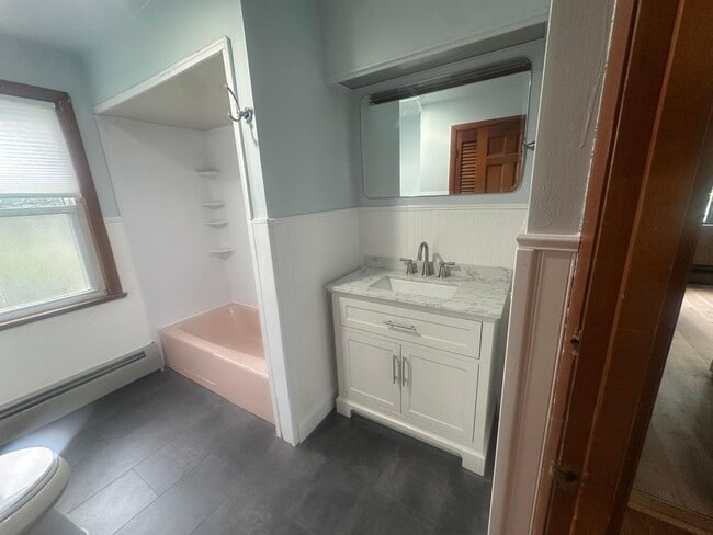 Building Photo - Updated Norwood 1st Floor Unit | Bright, S...