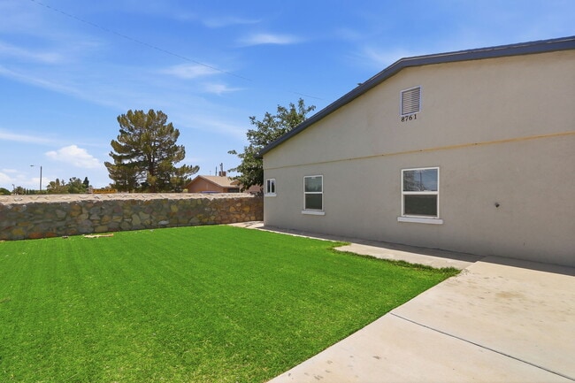 Building Photo - 8761 Lawson -