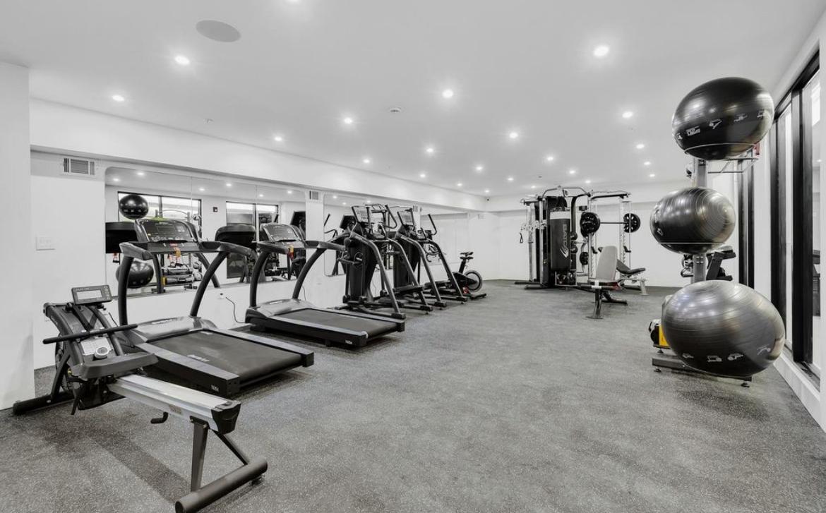 Building Photo - 329 Pacific Ave