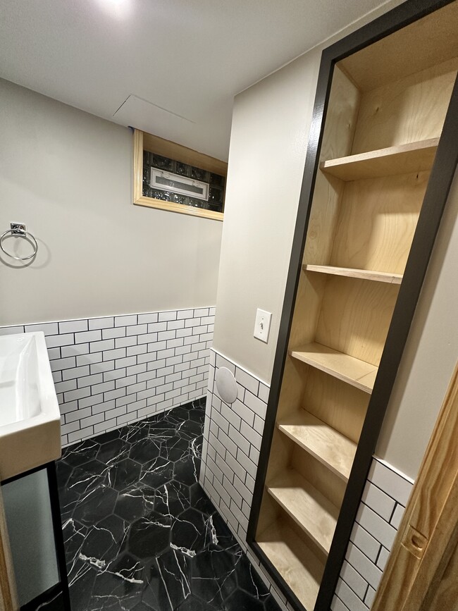 Building Photo - 3633 S 19th St