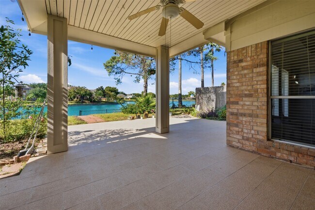 Building Photo - 6426 Portuguese Bend Dr