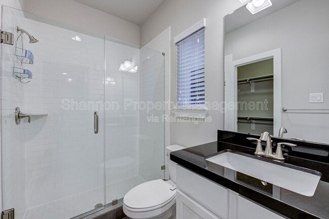 Building Photo - 253 W 27th St