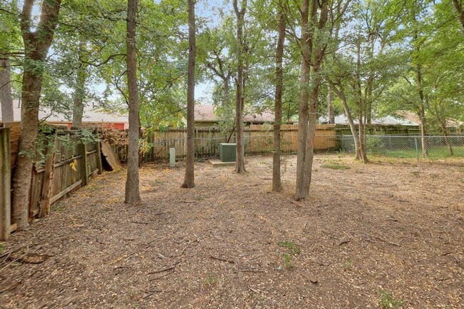 Building Photo - 12202 Dundee Dr