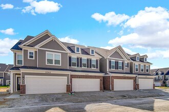 Building Photo - 2260 Horseshoe Cir