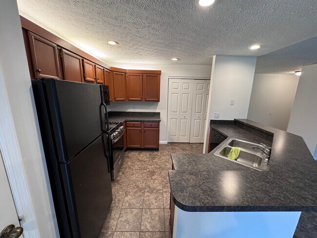 Building Photo - 3388 Fishinger Mill Dr