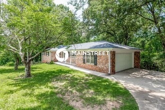 Building Photo - 3 Bedroom Pet-Friendly Home in Lithonia, GA with Main Street Renewal
