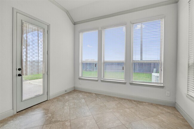 Building Photo - 1644 Longwood Glen Ln