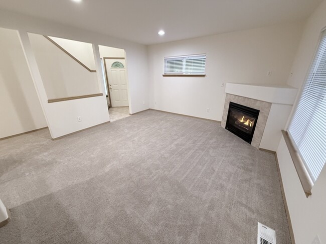 Building Photo - 414 91st Ave SE