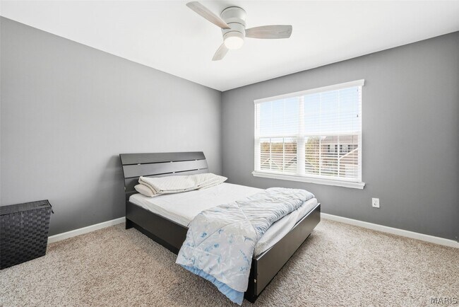 Building Photo - 463 Dusty Brook Dr