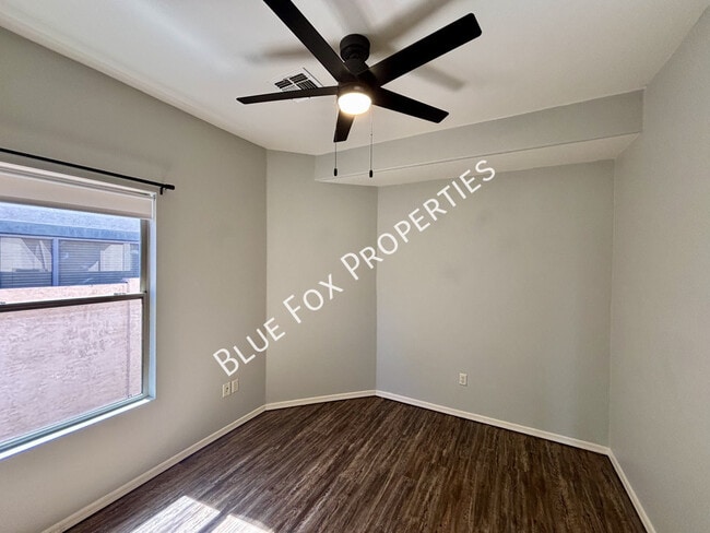 Building Photo - 308 E Camino Limon Verde