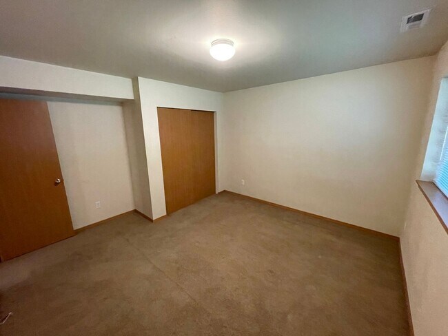 Building Photo - Beautiful 5 Bedroom Home in Coupeville! Pet Friendly! $250 Move In Credit!