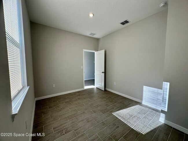 Building Photo - 1326 Seeley Cir NW