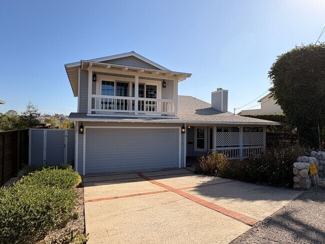 Building Photo - Welcome to your dream home in the heart of...