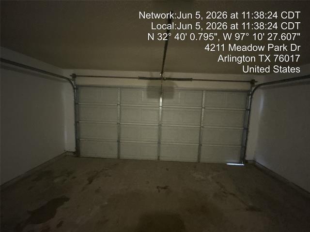 Building Photo - 4211 Meadow Park Dr