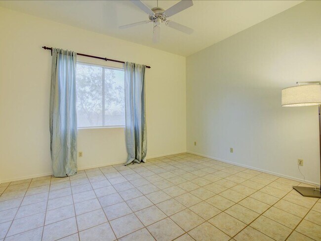 Building Photo - Beautiful 2-Bedroom, 2-Bath Home with Community Pool