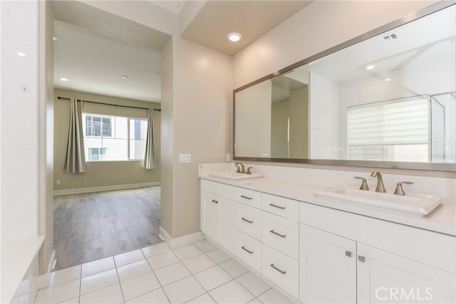 Building Photo - 113 Pitch