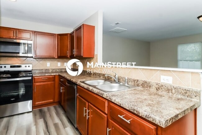 Building Photo - 3 Bedroom Pet-Friendly Home in Charlotte, NC with Main Street Renewal