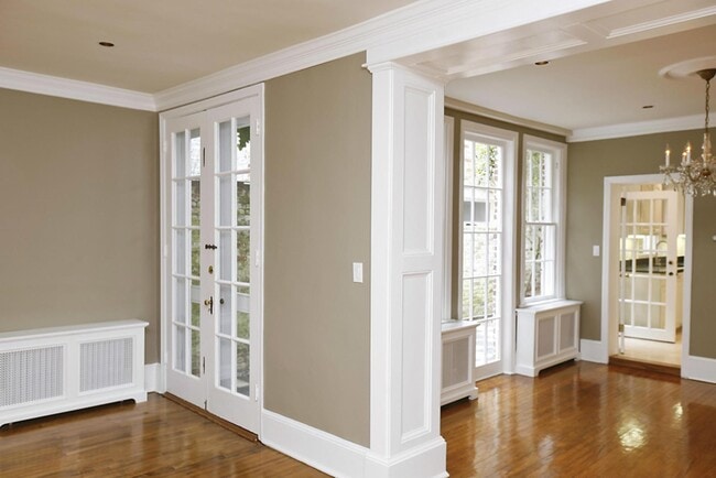 Building Photo - 1530 33rd St NW