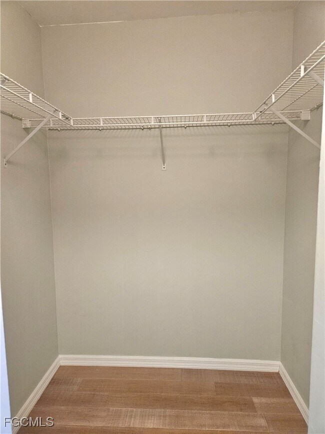 Building Photo - 2537 SW 29th Terrace