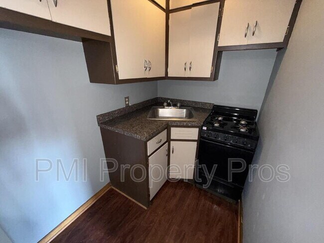 Building Photo - 1981 W Villard Ave