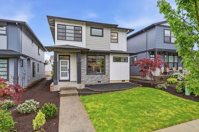 Building Photo - 1118 SW Dottie Ct