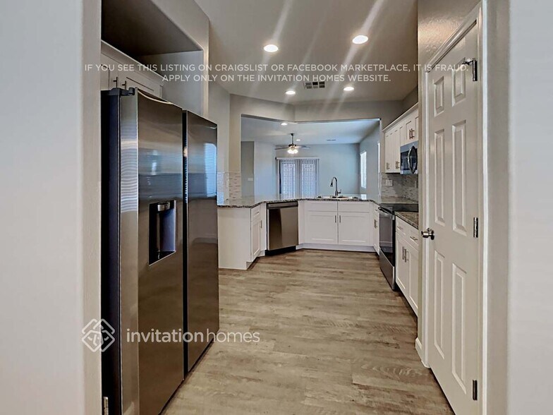 Building Photo - 2623 W Fawn Dr