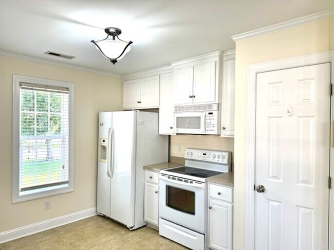 Building Photo - 4116 Huntsmoor Ln NW