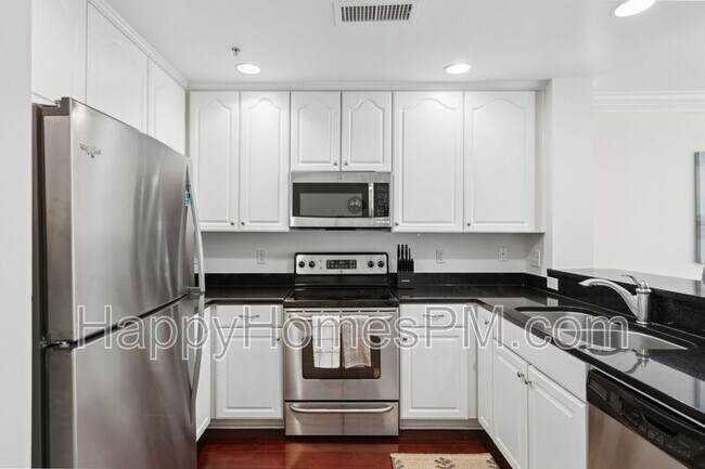 Building Photo - 728 S Shelmore Blvd