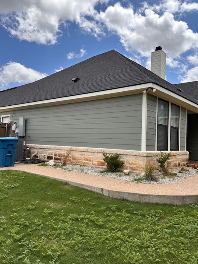 Building Photo - Beautiful home in Lorena ISD