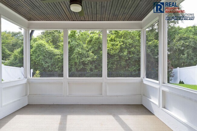 Building Photo - Gorgeous, Luxury 3 bd home with bonus room and screened-in patio! Triple Siegel Schools!