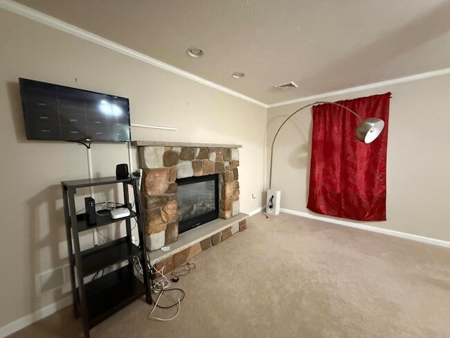 Building Photo - 3051 Briarwood Dr