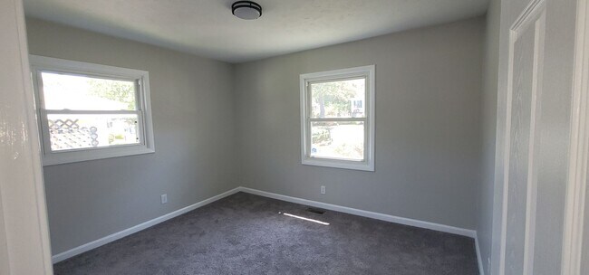 Building Photo - Newly Remodeled Brick Home.