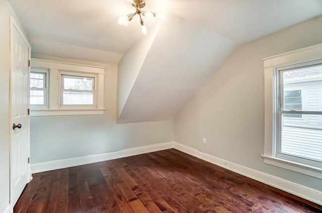 Building Photo - Great 2 Bedroom in Madisonville!