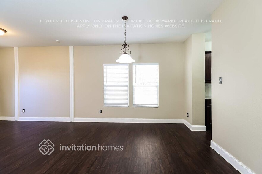 Building Photo - 1040 Sapphire Dr