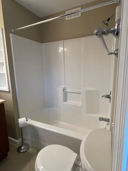 Building Photo - 194 Kennedy Ln