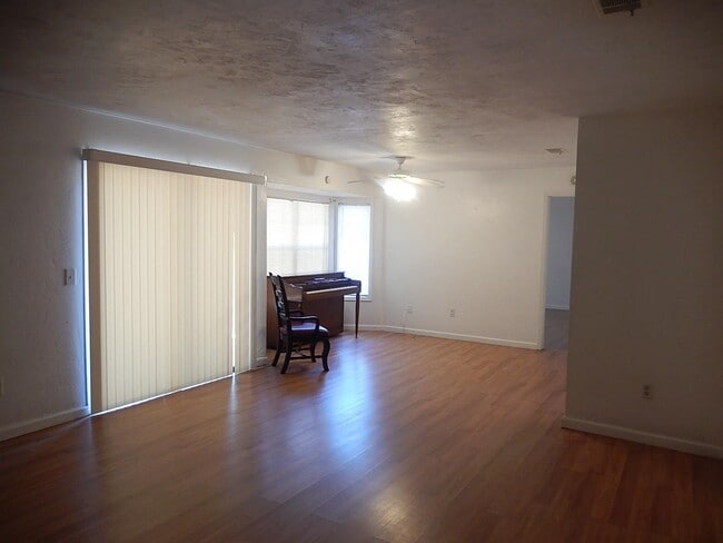 Building Photo - 2338 Eastgate Way