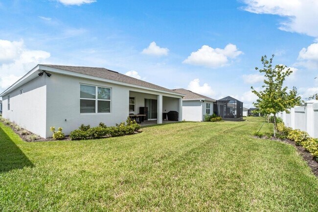 Building Photo - 13673 Fresh Ivy St