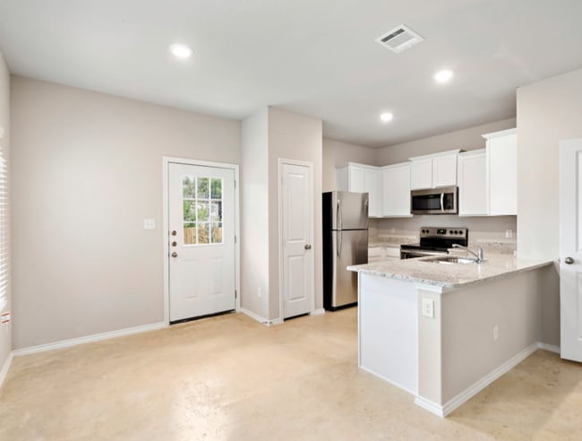Building Photo - 7927 Dial Ike Dr