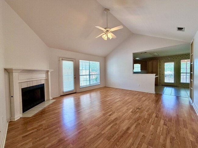 Building Photo - 219 Oak Hill Dr