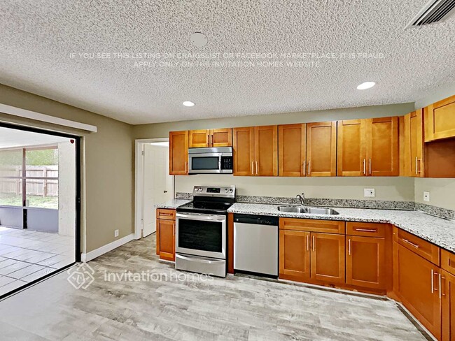 Building Photo - 5968 Ithaca Cir W