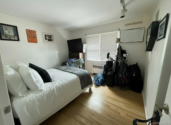 Building Photo - 525 E Olive St