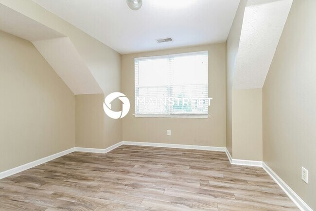 Building Photo - 3 Bedroom Pet-Friendly Home in La Vergne, ...