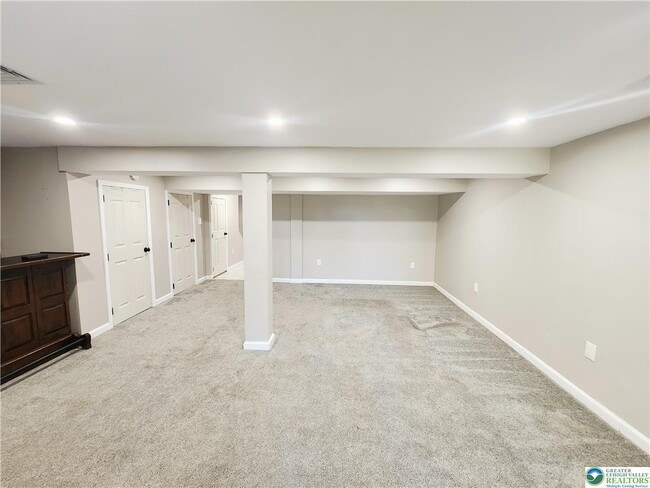 Building Photo - 241 Willow St