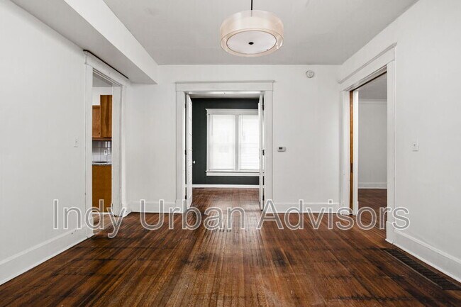 Building Photo - 418 N Drexel Ave