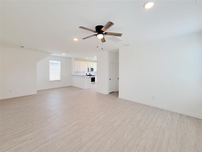 Building Photo - 166 Longhorn Run Dr