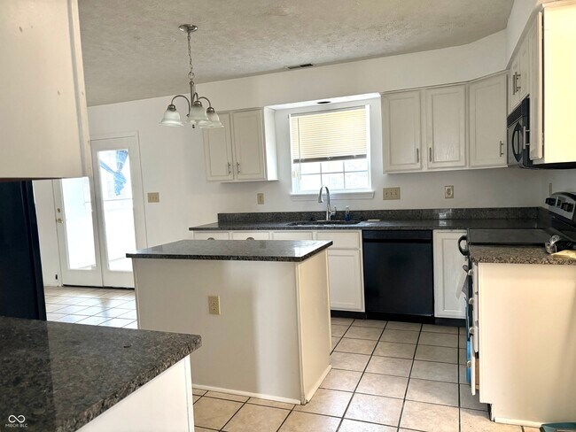 Building Photo - 11052 Oakspring Dr