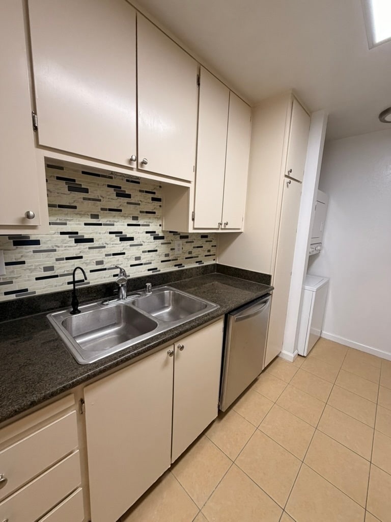 Building Photo - 5044 Bridgepointe Pl
