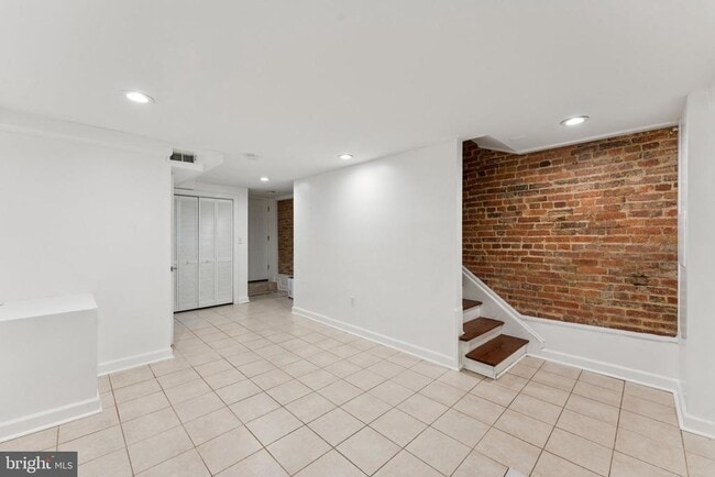 Building Photo - 2911 Sherman Ave NW