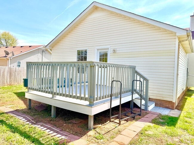 Building Photo - 1215 Marla Dr