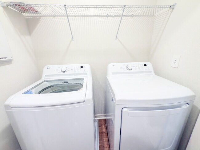 Building Photo - 9419 Westside Hls Dr